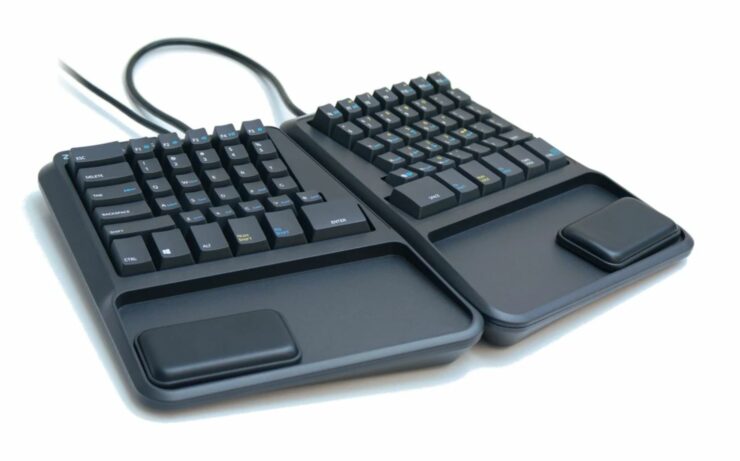 ZergoTech Freedom Keyboard Review: Ergonomics And Performance in a Unique Form Factor
