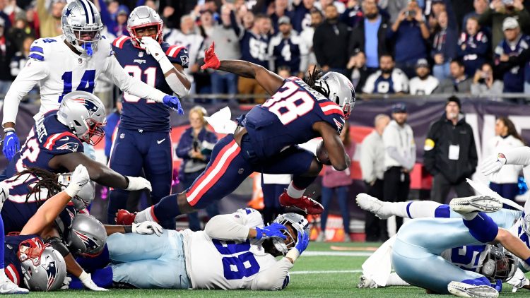 NFL: Dallas Cowboys at New England Patriots