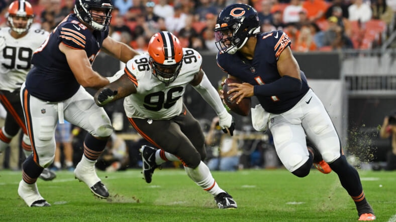 Justin Fields dominating preseason leads to heightened Chicago Bears expectations