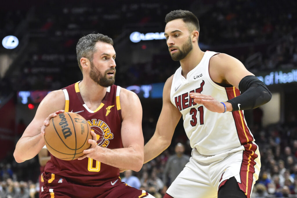 Miami Heat expected to pursue Kevin Love when a buyout is finalized with Cleveland Cavaliers